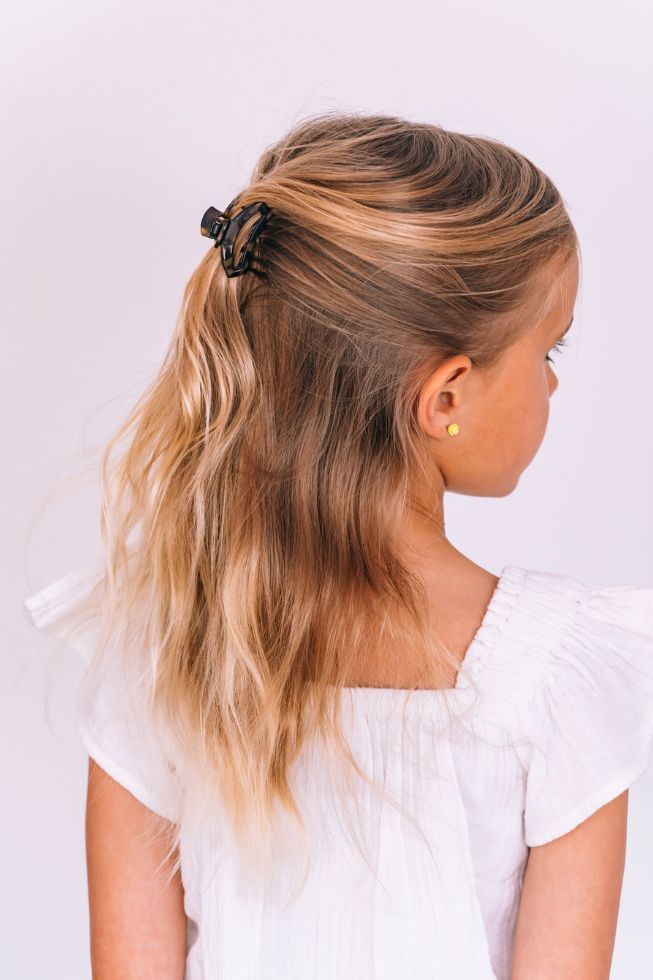 https://cdn.shopify.com/s/files/1/0065/8459/8593/products/open-tortoise-tiny-hair-clip-tiny-hair-clip-197573.jpg?v=1686691408