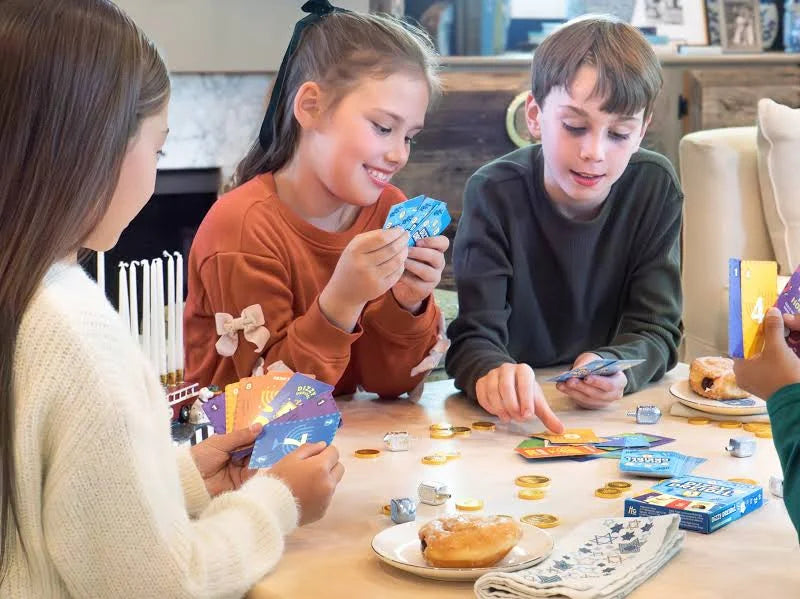 Hootenanny Games Dizzy Dreidel Hanukkah Card Game