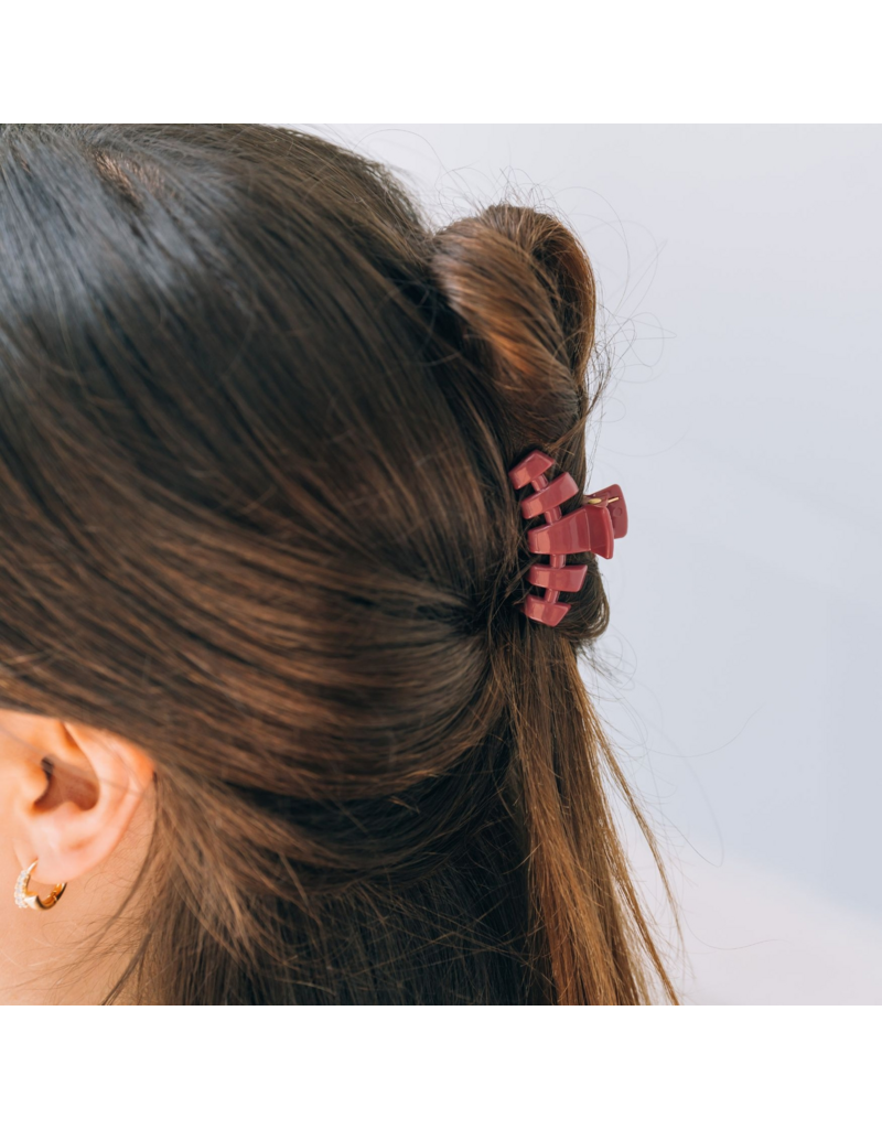 https://cdn.shoplightspeed.com/shops/636440/files/71466682/800x1024x2/teleties-classic-wild-side-tiny-hair-clip.jpg