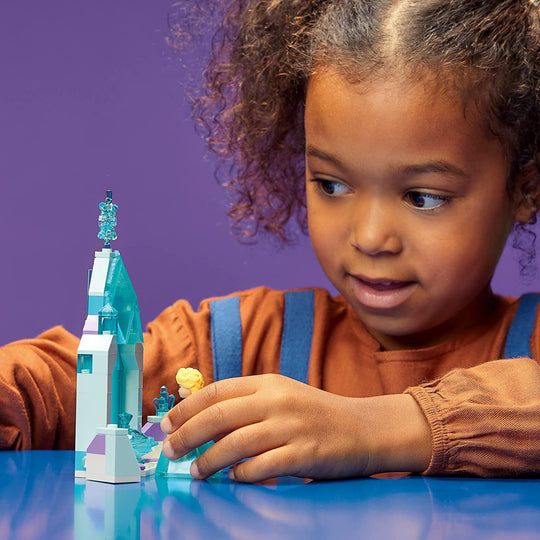 * Elsas Castle Courtyard