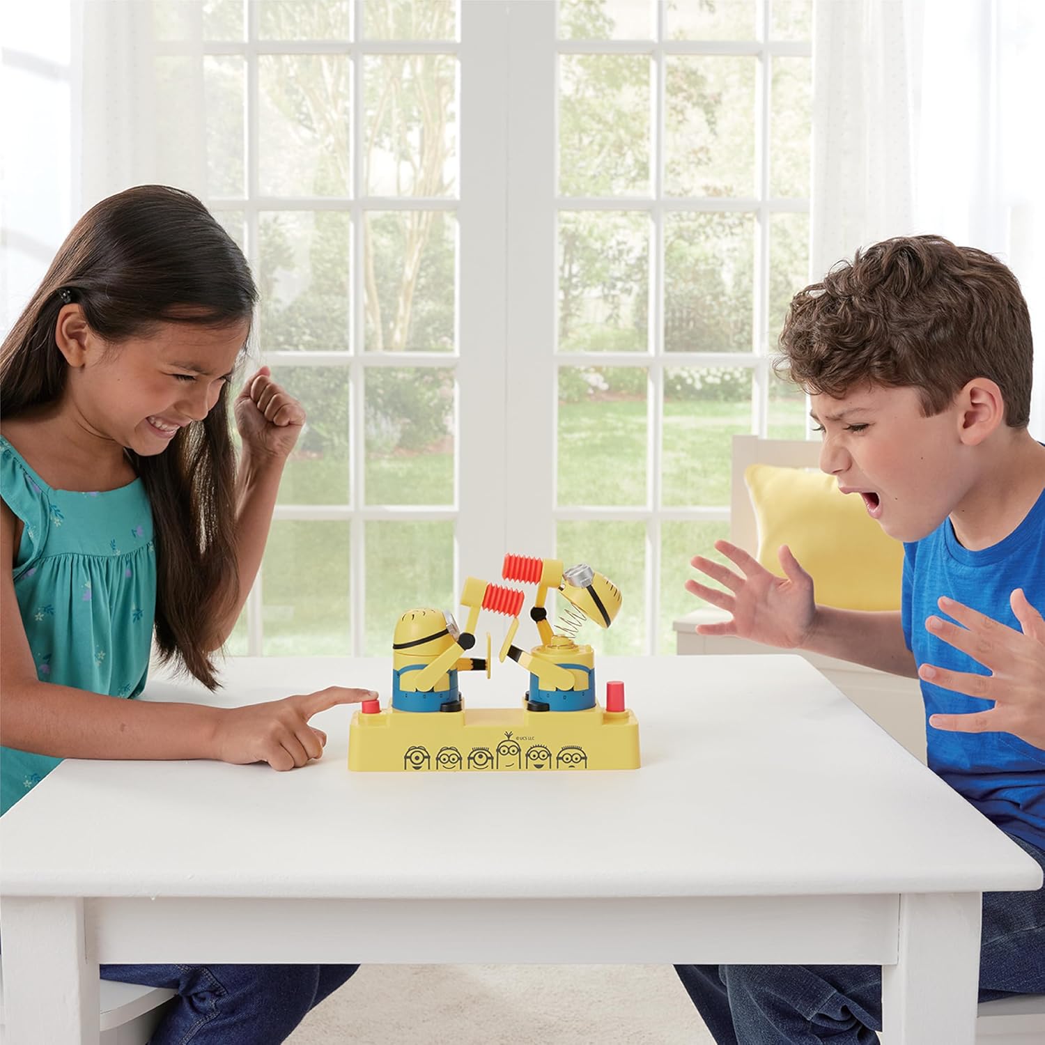 Minions Hammer Pop Game