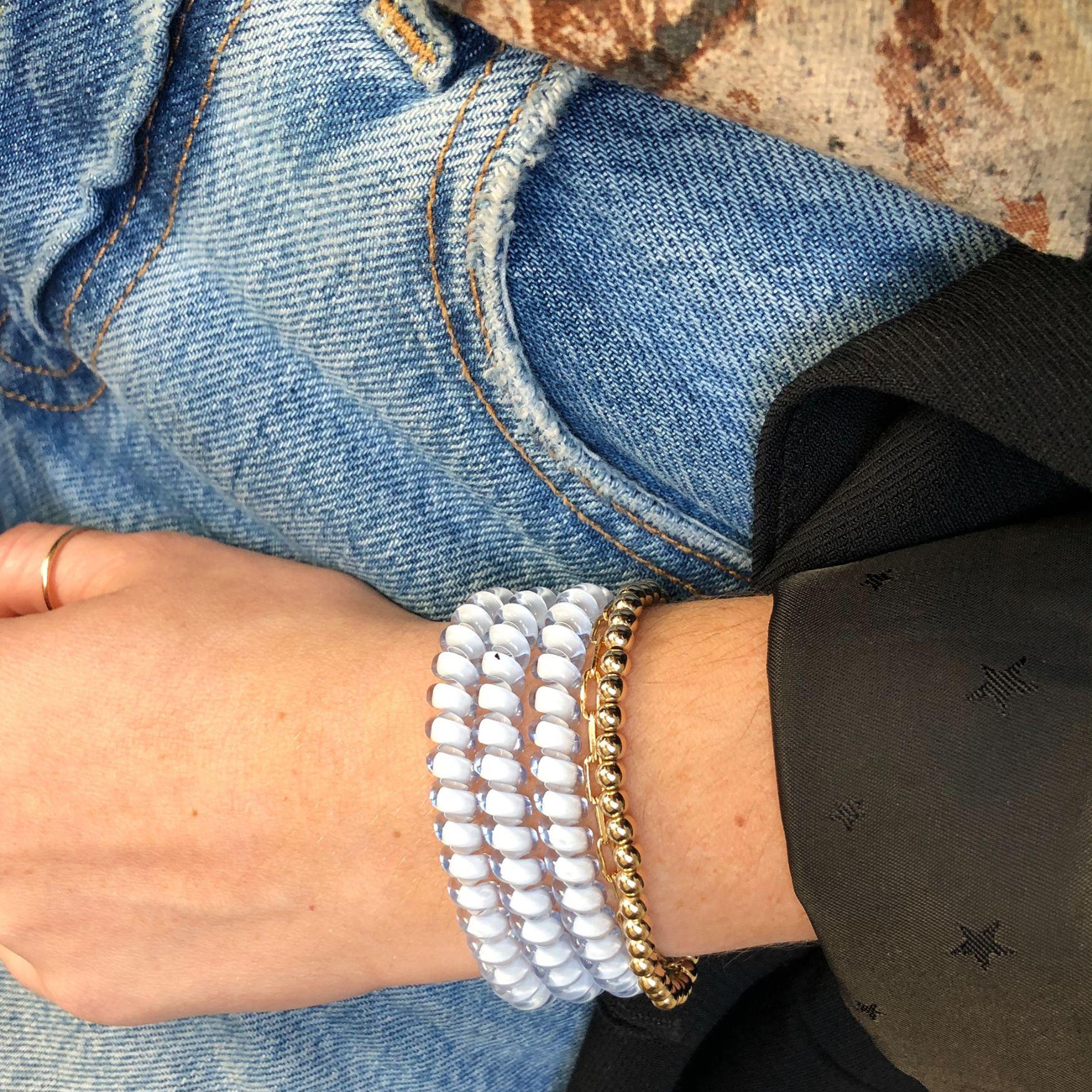 https://cdn.shopify.com/s/files/1/0065/8459/8593/files/washed-denim-small-hair-ties-hair-ties-558162.jpg?v=1747771547